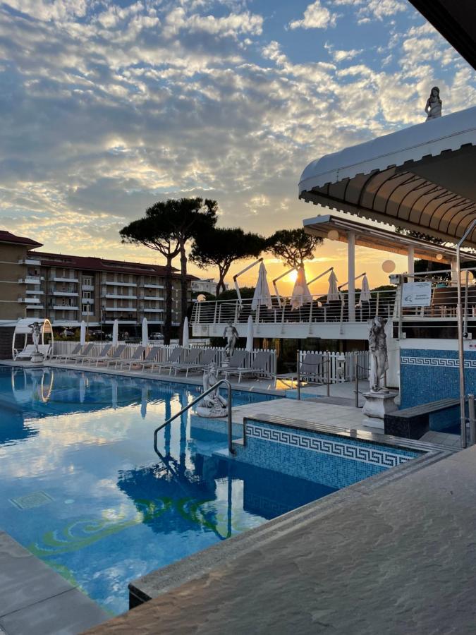 Hotel Carlton Lido di Jesolo Exterior photo